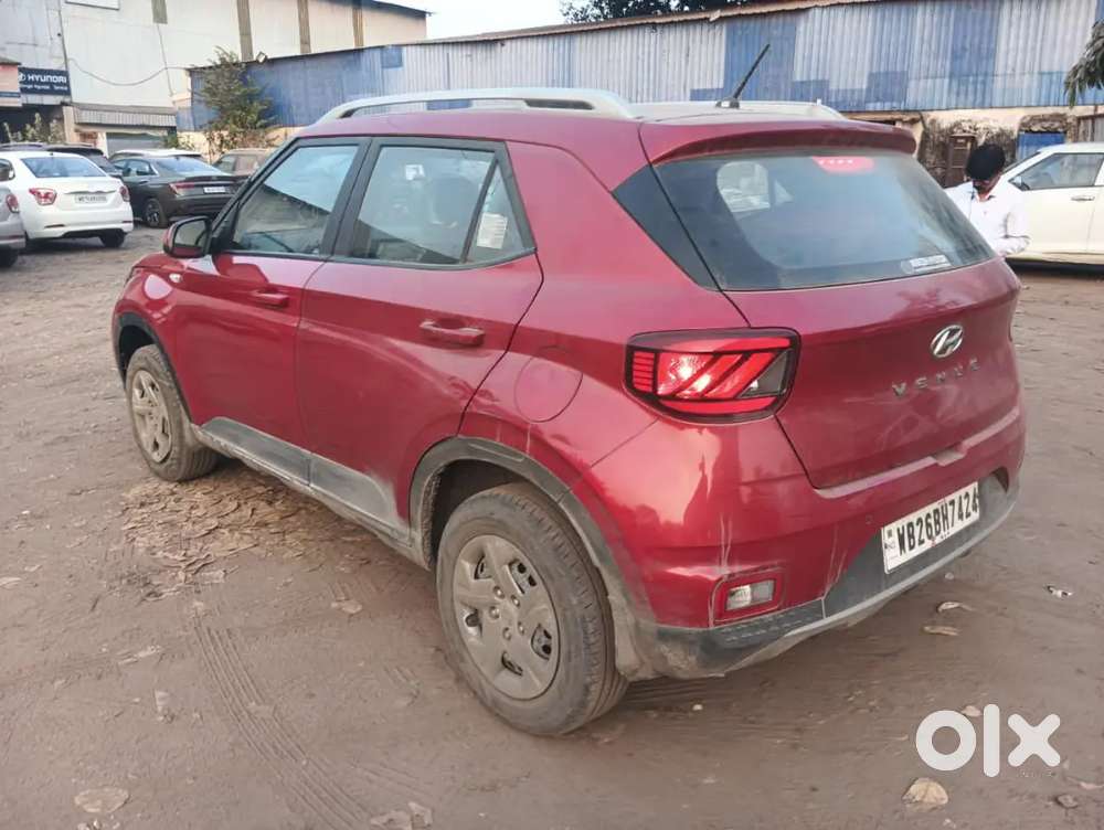 Hyundai Venue 2020 Petrol 14000 Km Driven