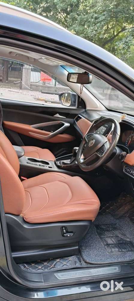 Mg Hector Plus Sharp Pro Blackstorm 1.5 Turbo Petrol Cvt 7 Str, 2022..