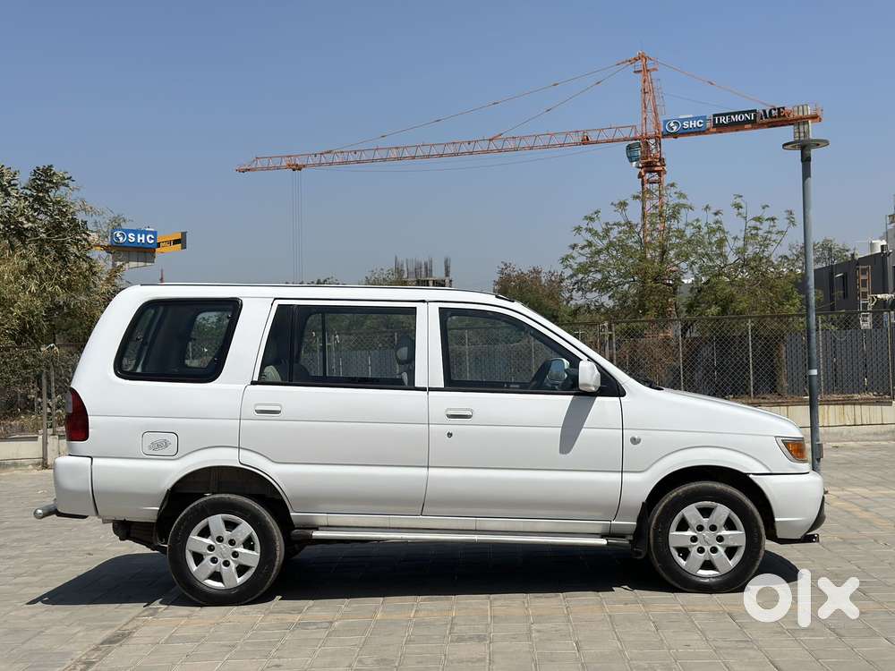 Chevrolet Tavera Neo Ls B3 - 10 Seats Bsiii, 2016, Diesel