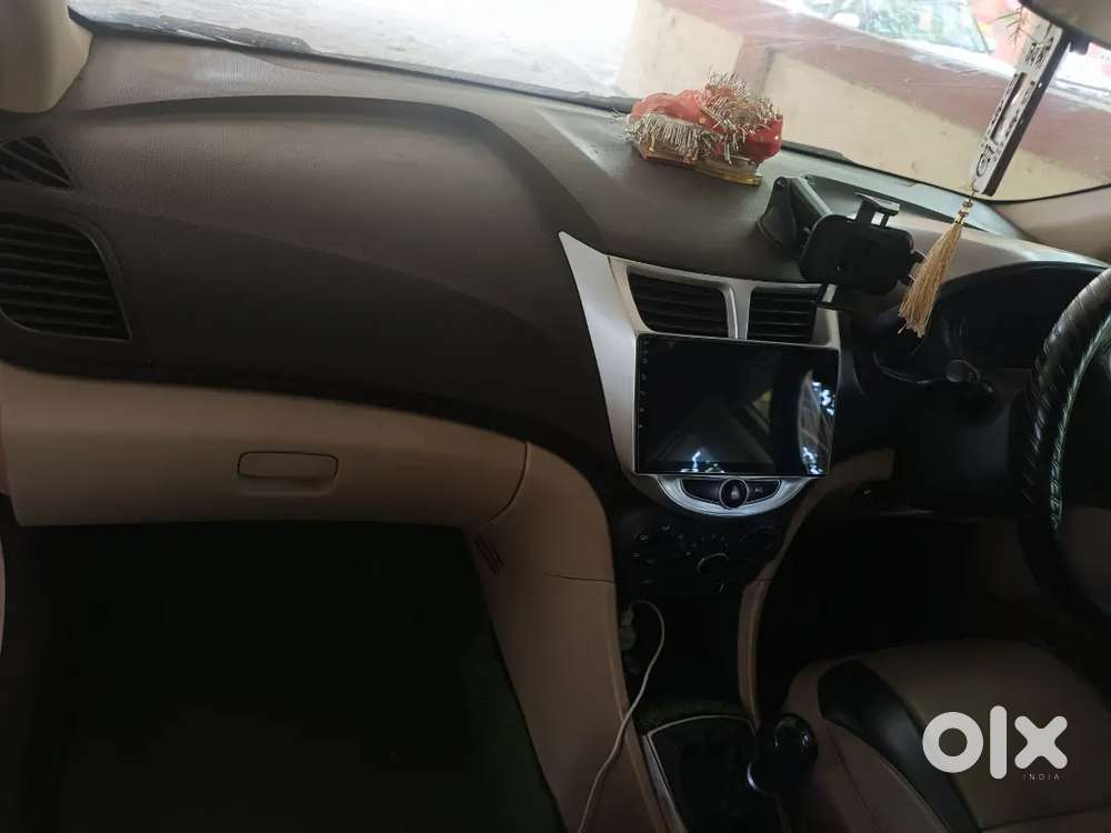 Hyundai Fluidic Verna 2014