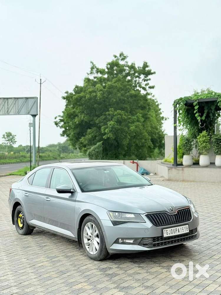 Skoda Superb Petrol 2019