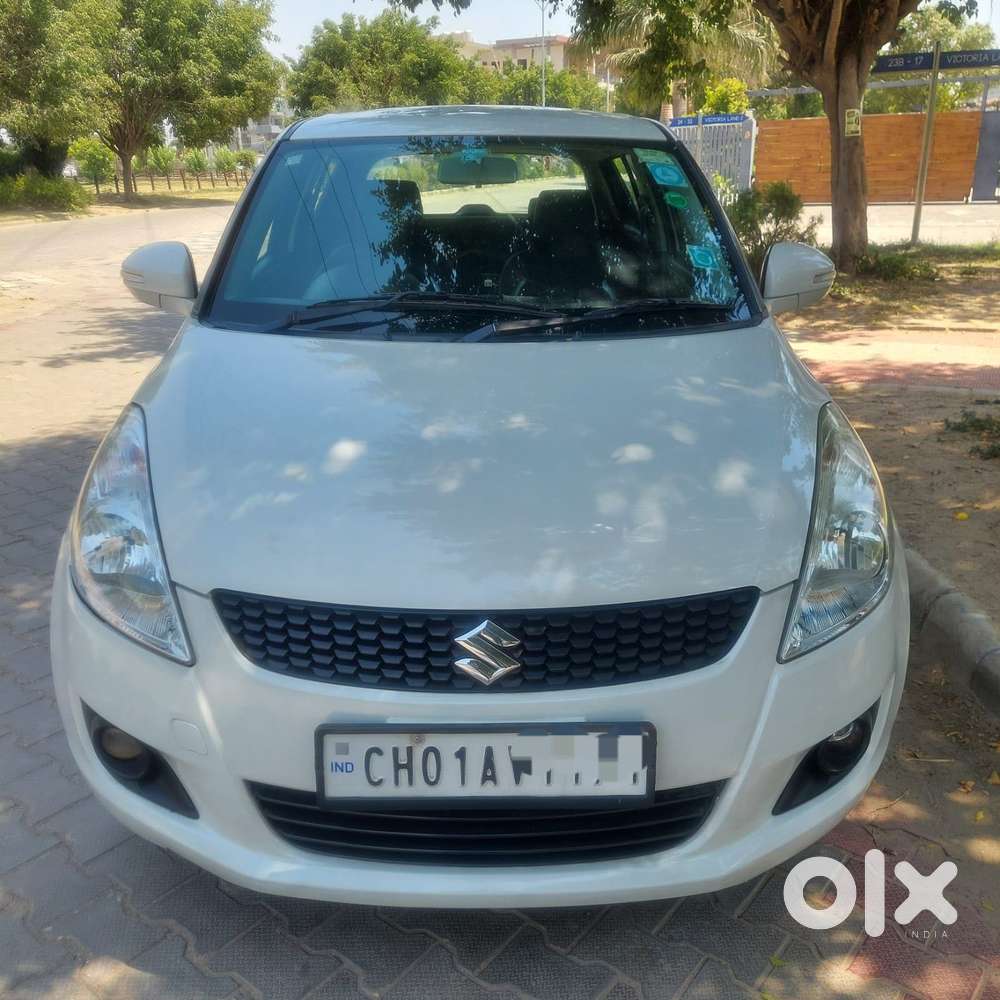 Maruti Suzuki Swift Vxi Abs Bsiv, 2013, Petrol