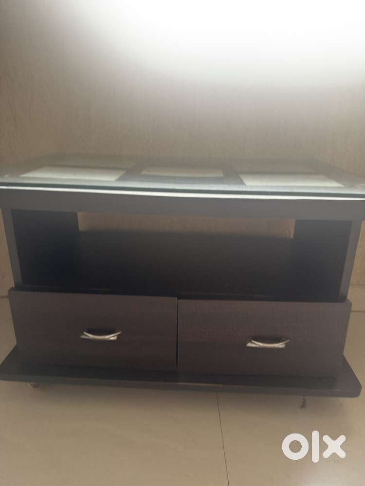 Center table / teapoi