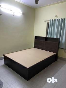 Olx par store double bed