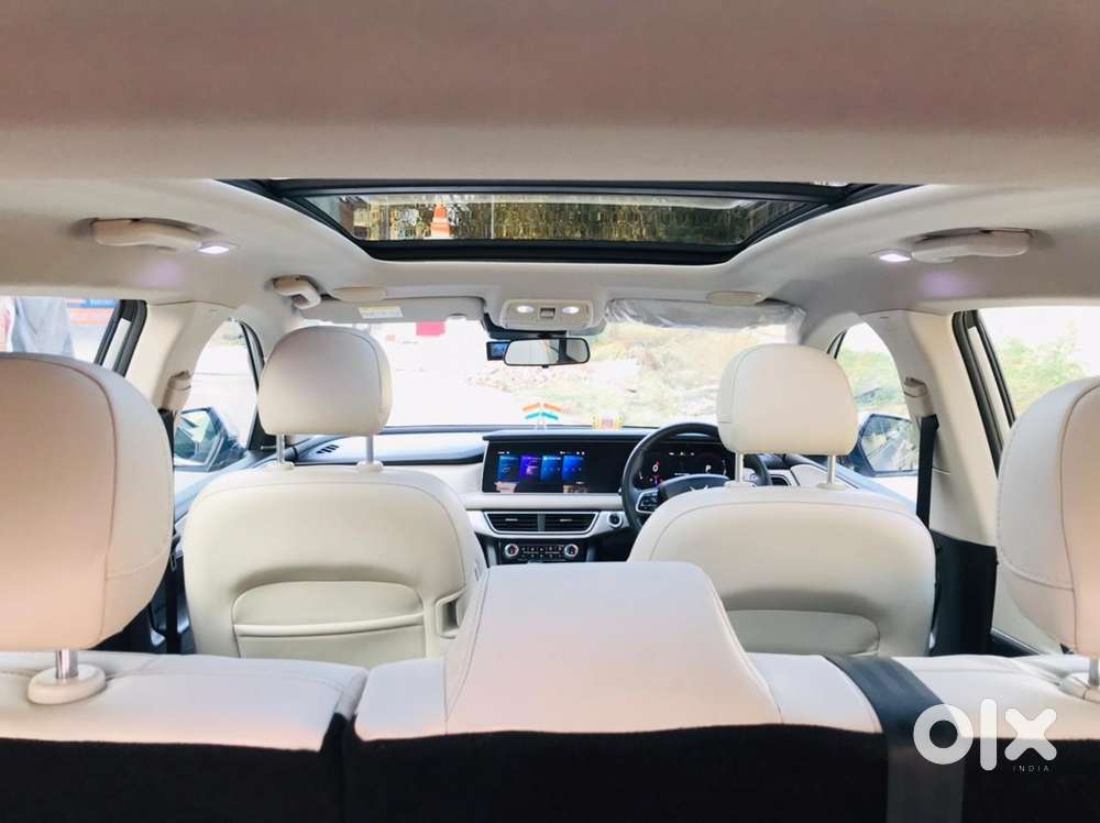 Mahindra Xuv700 2.2 Ax 7 Diesel At Luxury Pack Str, 2021, Diesel