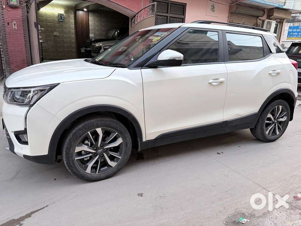 Mahindra Xuv300 W8 (o) 1.5 Diesel Amt, 2022, Diesel