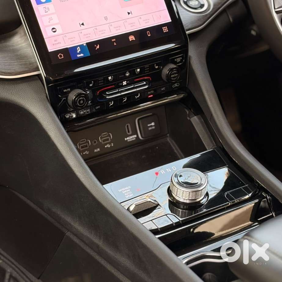 Jeep Grand Cherokee Limited (o) 4x4 At, 2023, Petrol