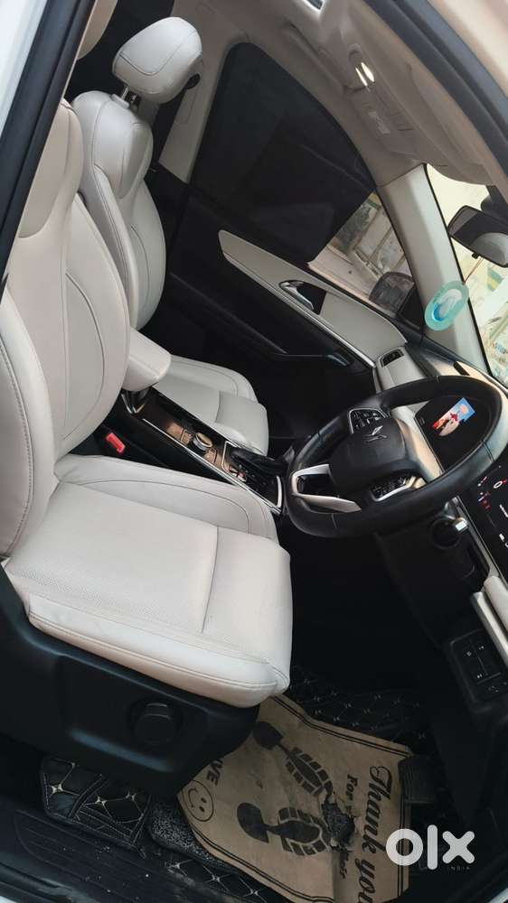 Mahindra Xuv700 2.2 Ax 7 Diesel At Str, 2022, Diesel