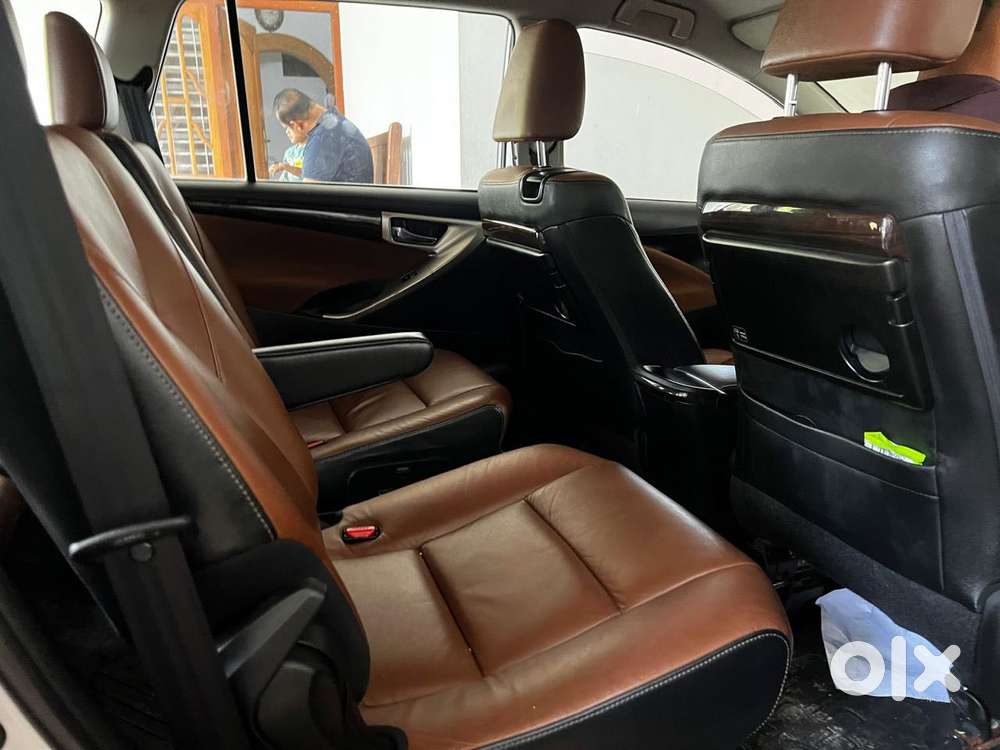 Toyota Innova Crysta 2.8z Automatic, 2016, Diesel