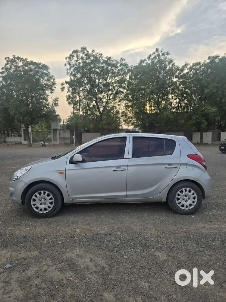 Hyundai I20 2010 Cng & Hybrids 81800 Km Driven