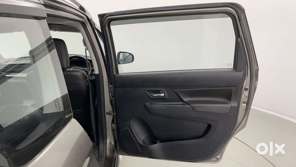 Maruti Suzuki Xl6 1.5 Alpha At, 2021, Petrol