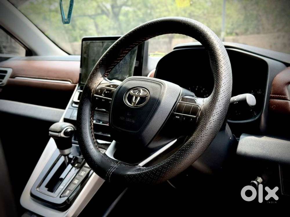 Toyota Innova Hycross Gx (o), 2024, Petrol