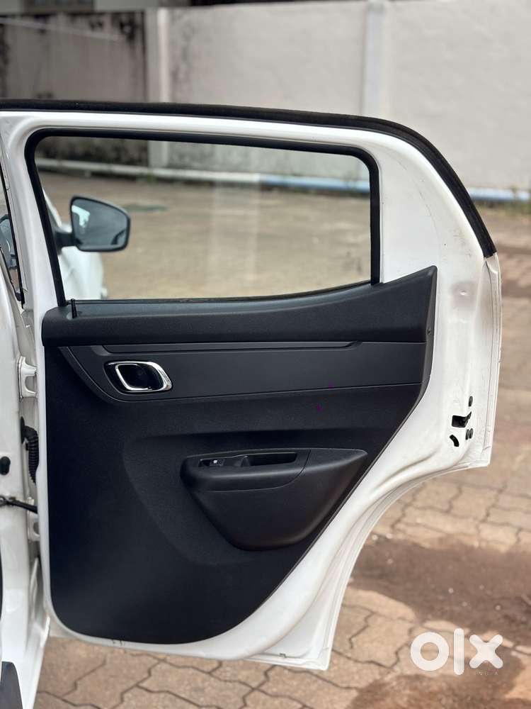 Renault Kwid 1.0 Rxt Amt Opt, 2020, Petrol