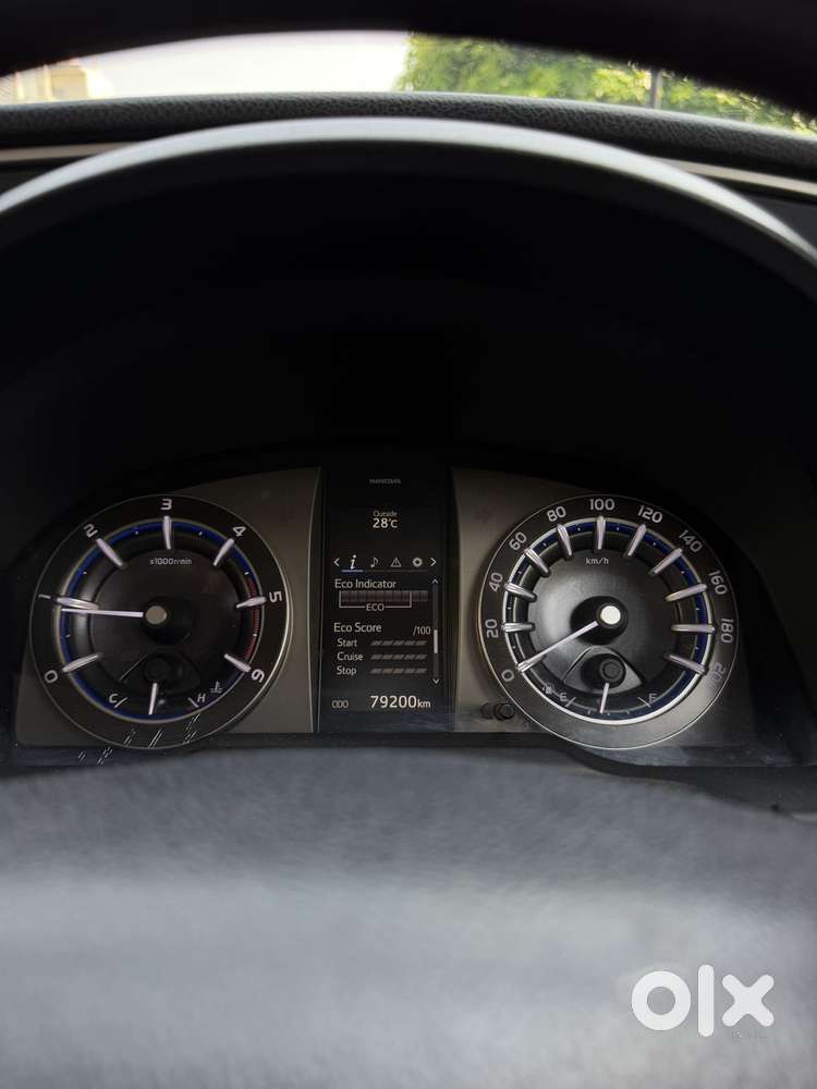 Toyota Innova Crysta 2.4 V 8 Str, 2016, Diesel