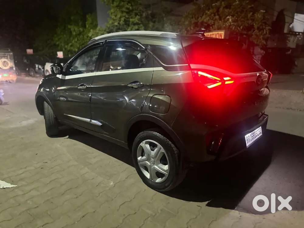 Tata Nexon 1.2 Revotron 2023 Sunroof Edition