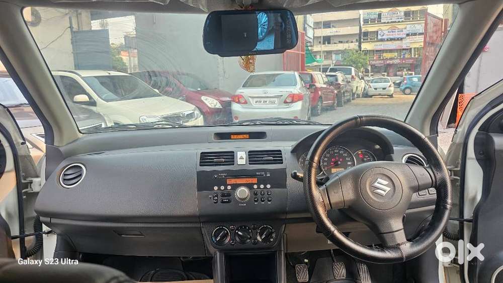 Maruti Suzuki Swift Dzire 1.2 Vxi Bsiv, 2011, Petrol