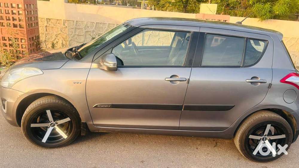 Maruti Suzuki Swift 2017 Petrol 37700 Km Driven
