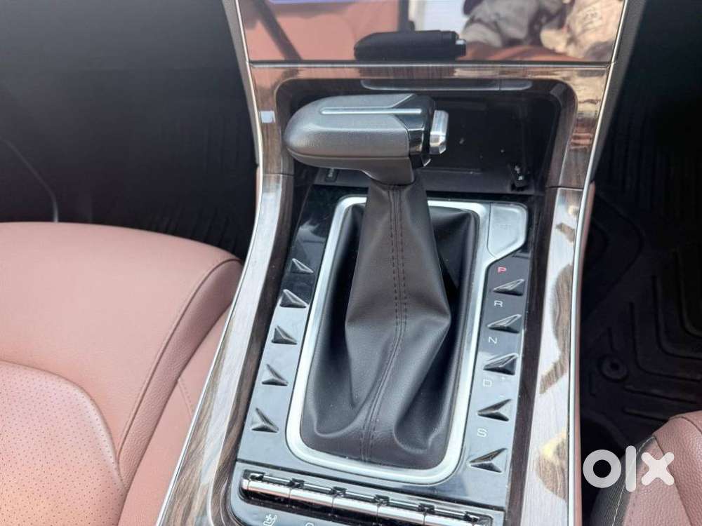 Mg Hector Plus Sharp Pro 1.5 Turbo Petrol Cvt 7 Str, 2024, Petrol