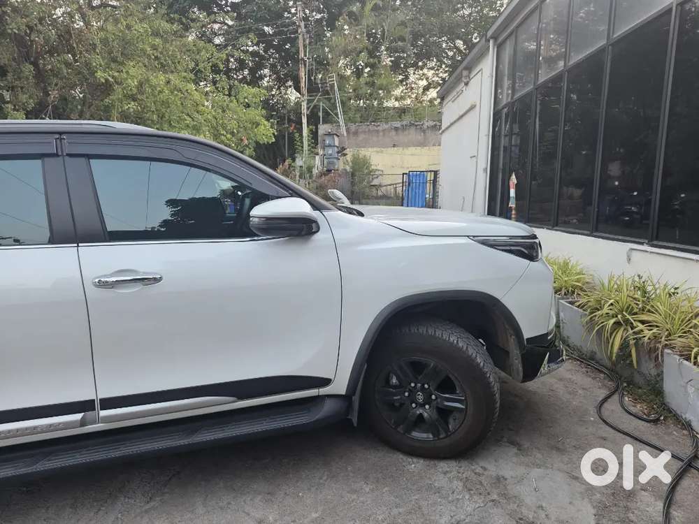 Toyota Fortuner Leader 2025 4x2 Mt