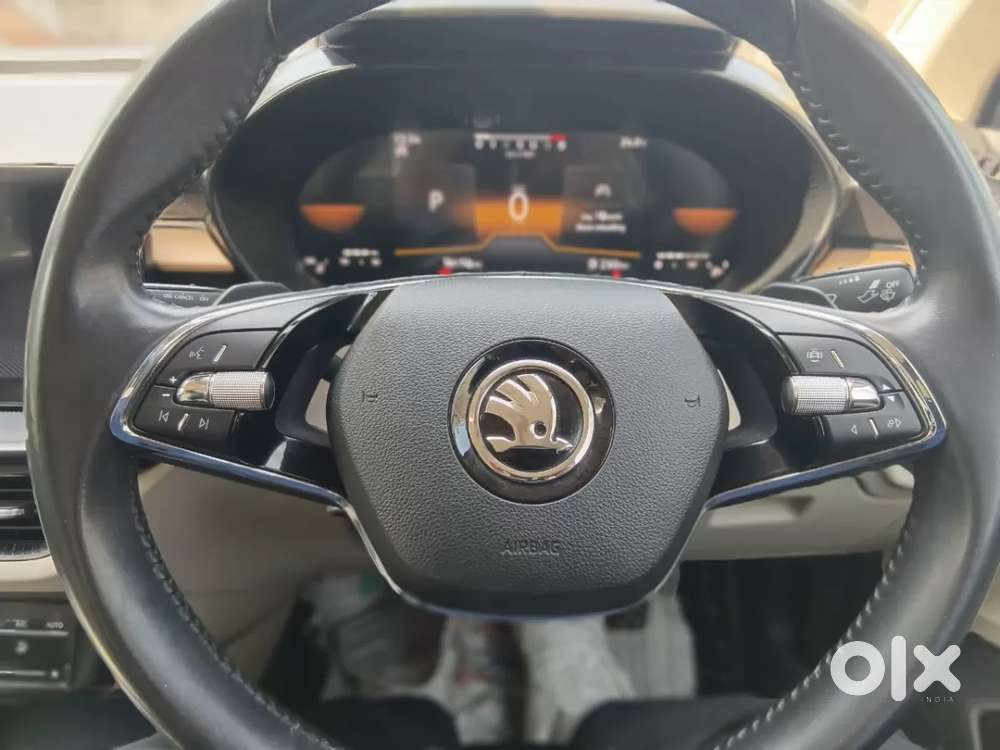 Skoda Slavia Style 1.0l Tsi At, 2023, Petrol