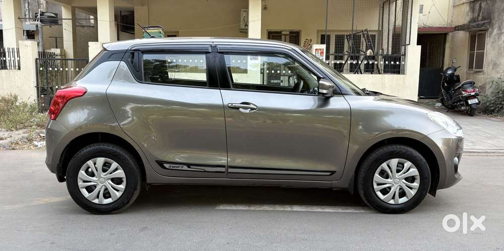 Maruti Suzuki Swift Vxi + Manual, 2022, Petrol