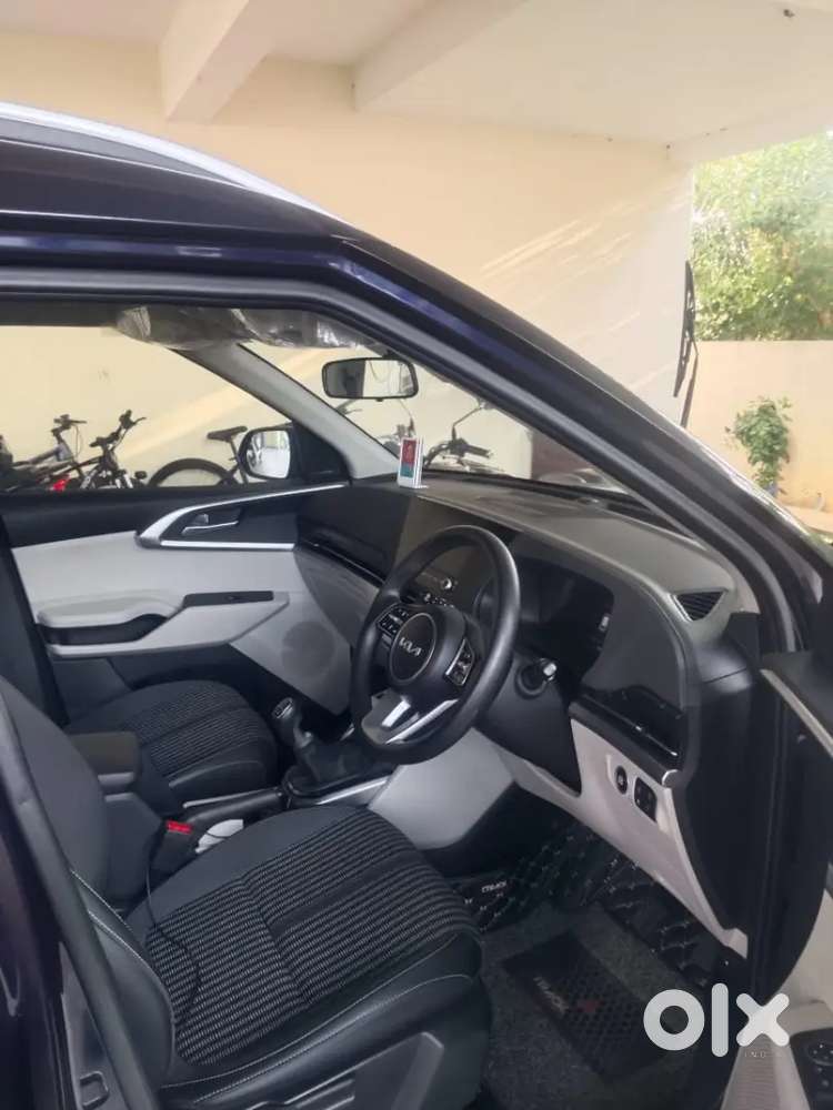 Kia Carens 2024 Diesel Well Maintained