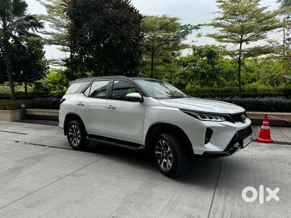 Toyota Fortuner Legender