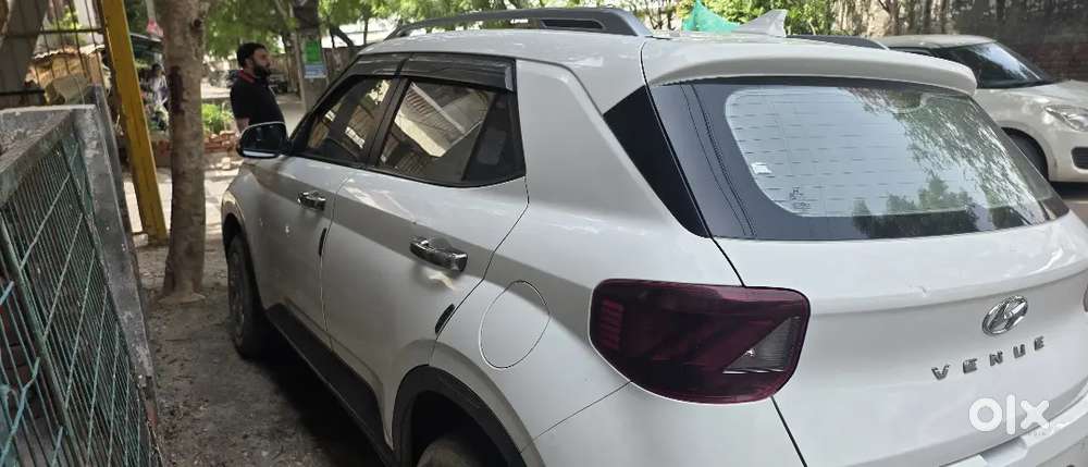 Hyundai Venue 2022 Petrol Well Maintained