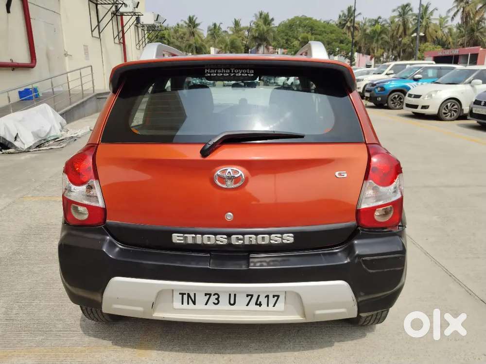 **toyota Etios Liva Cross 2015 – Sporty Orange – Excellent Condition**