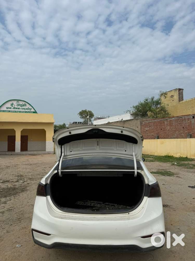 Hyundai Verna Petrol 100000 Km Driven