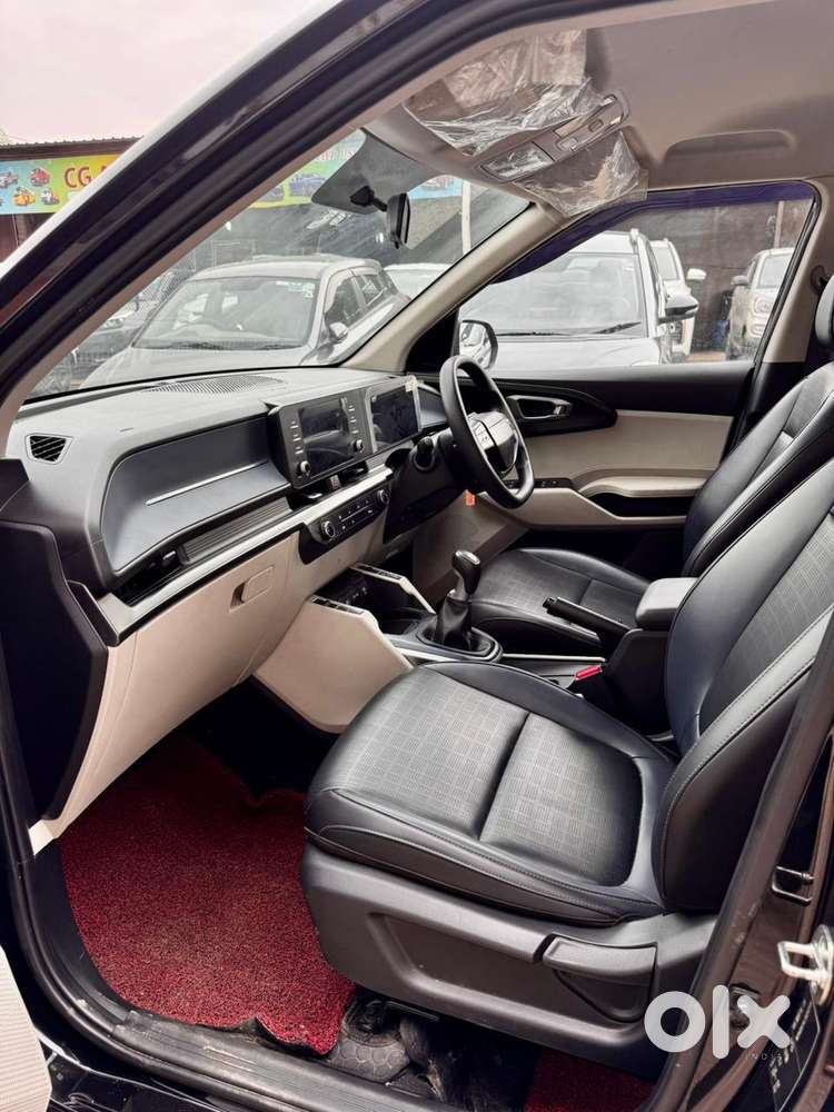 Kia Carens Clavis G 1.5 6mt Hte(o) 7-seater, 2025, Petrol