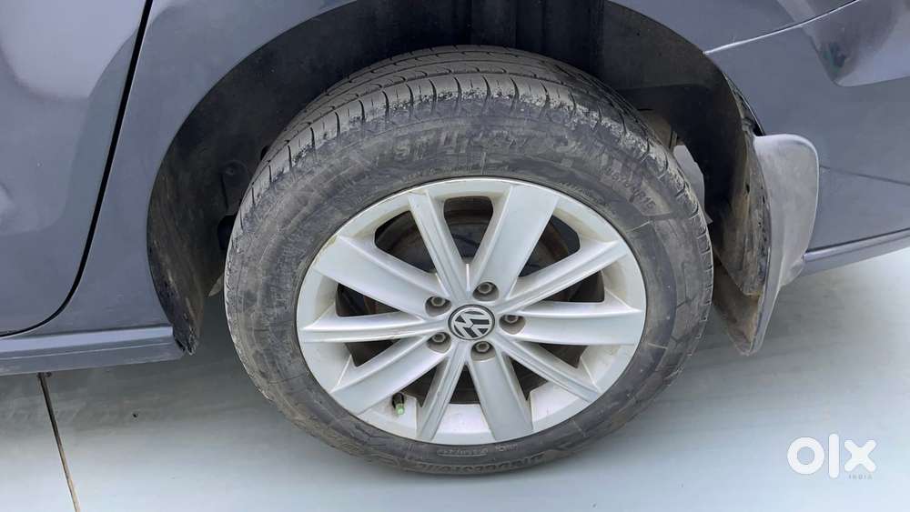 Volkswagen Vento 1.2 Tsi Highline At, 2017, Petrol