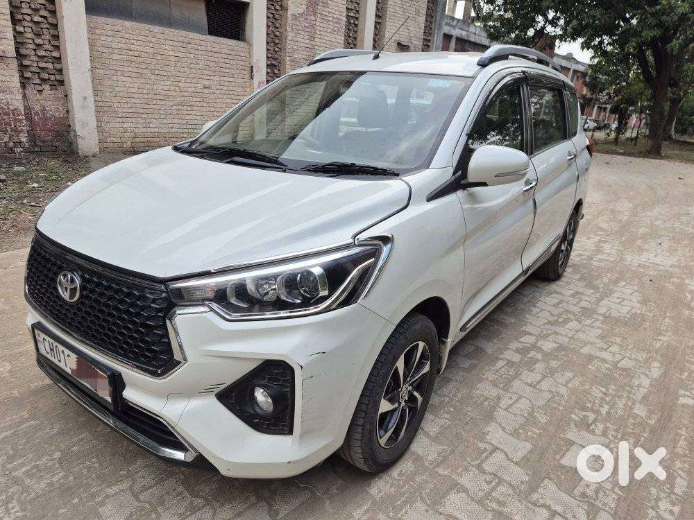 Toyota Rumion V Mt, 2024, Petrol