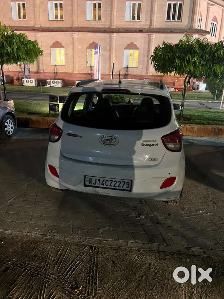 Hyundai Grand I10 2015 Cng With Manual Transmission