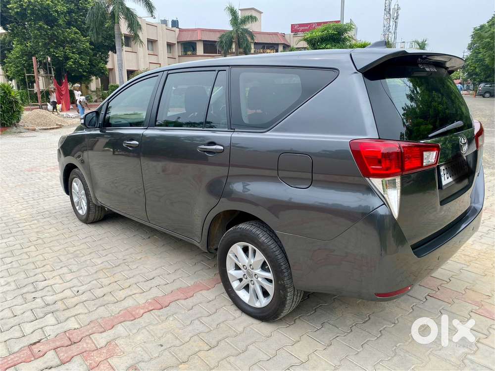 Toyota Innova Crysta 2.4 G Mt, 2017, Diesel