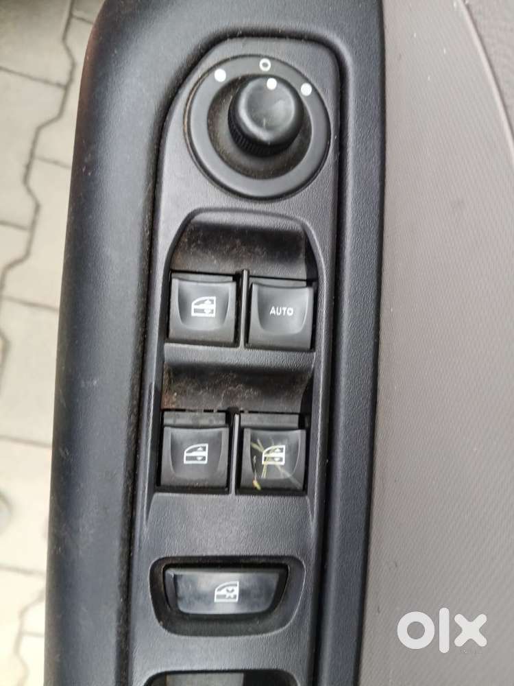 Renault Triber 1.0 Rxz Dual Tone, 2022, Petrol