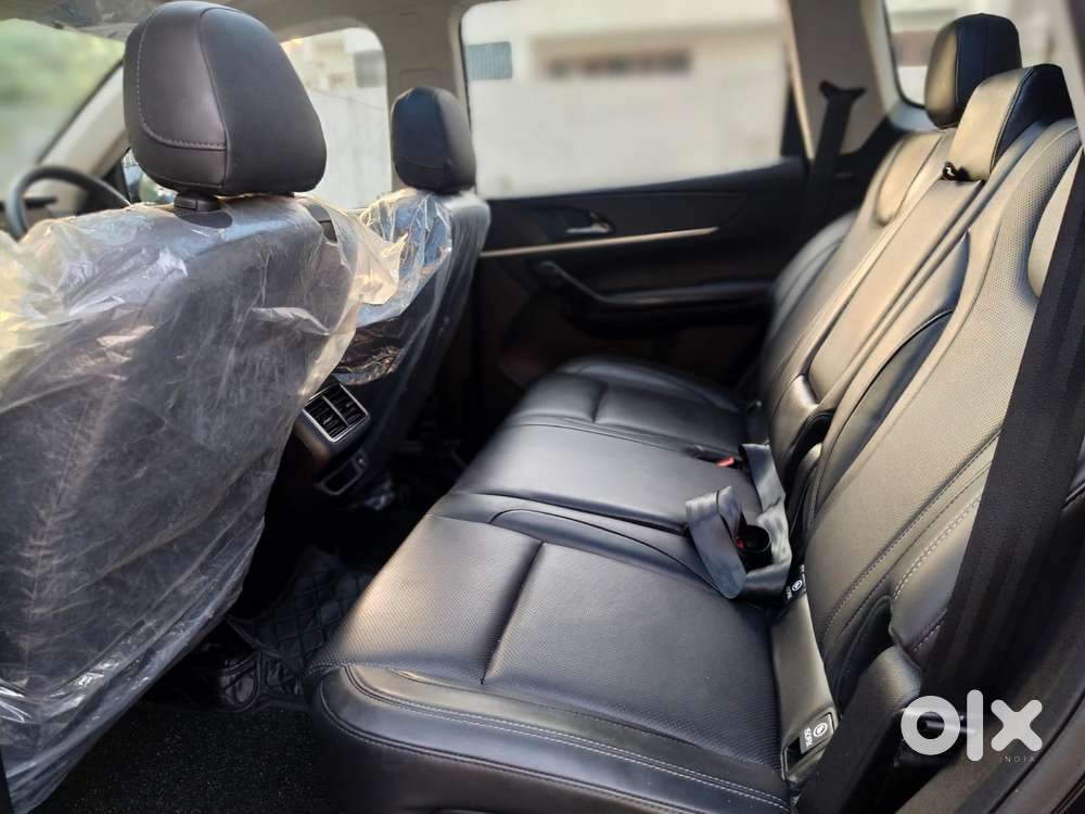 Mahindra Xuv700 2.2 Ax 7 Diesel At Str, 2025, Diesel