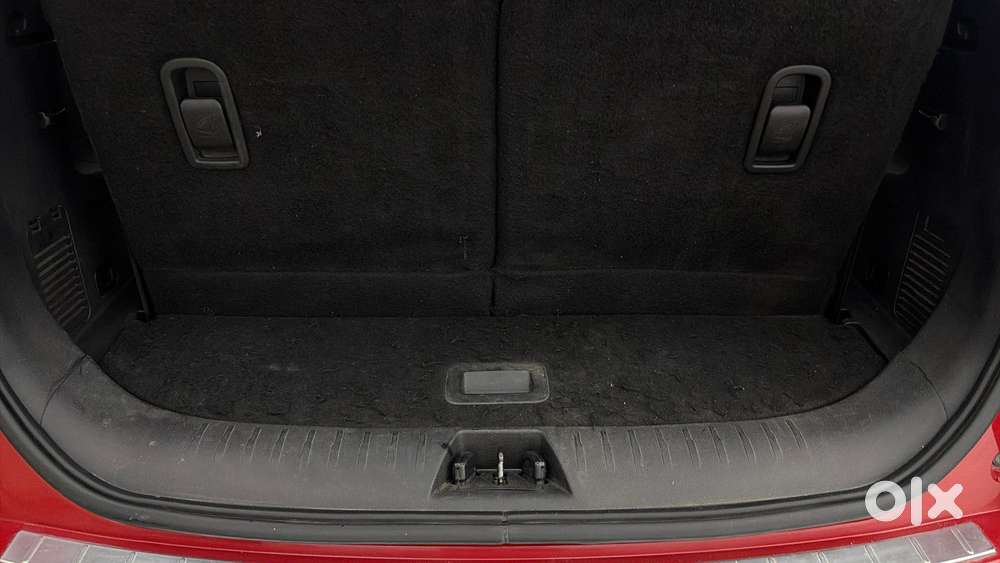 Mahindra Xuv700 2.0 Ax 7 Petrol Mt Str, 2021, Petrol