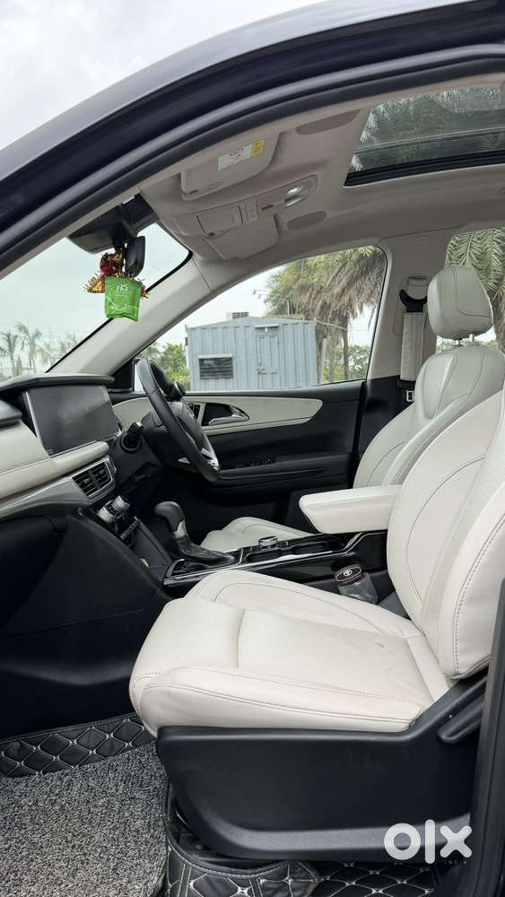 Mahindra Xuv700 2.2 Ax 7 Diesel At Luxury Pack Str, 2023, Diesel