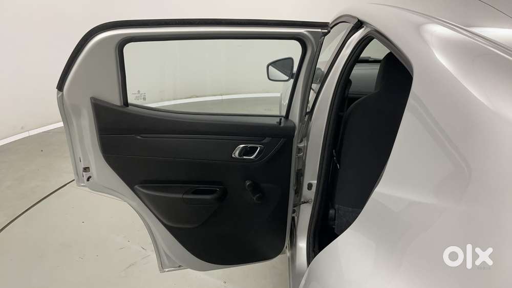Renault Kwid 2019-ongoing 1.0 Rxt (o), 2019, Petrol