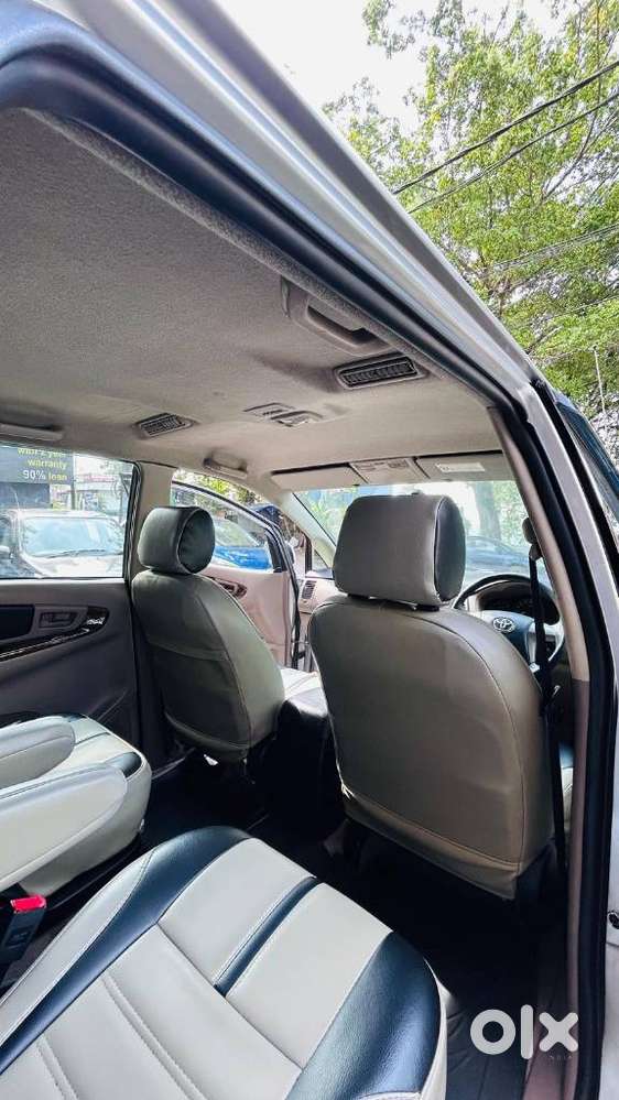Toyota Innova 2.5 G (diesel) 7 Seater Bs Iv, 2015, Diesel