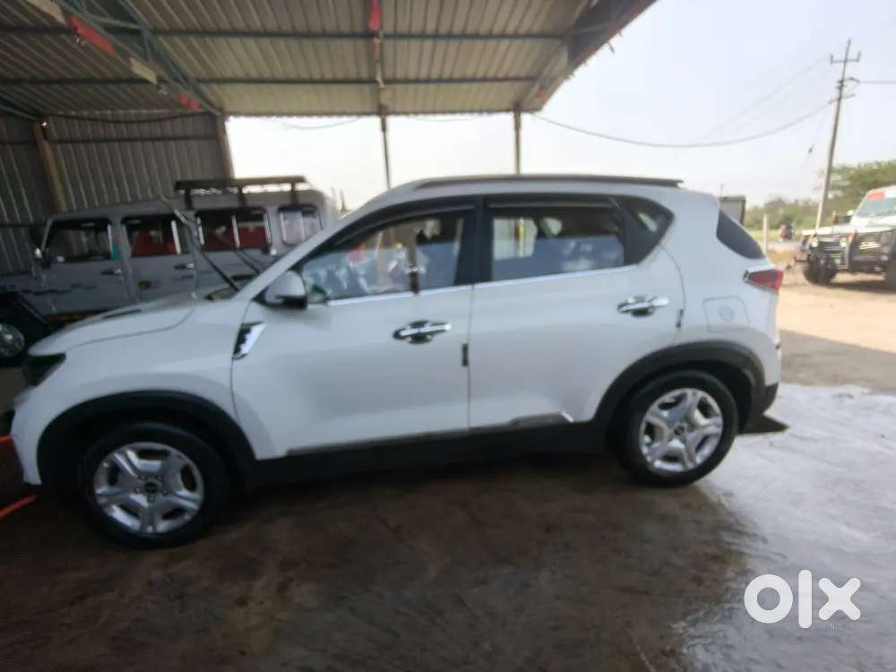 Kia Sonet 2023 Petrol 42000 Km Driven
