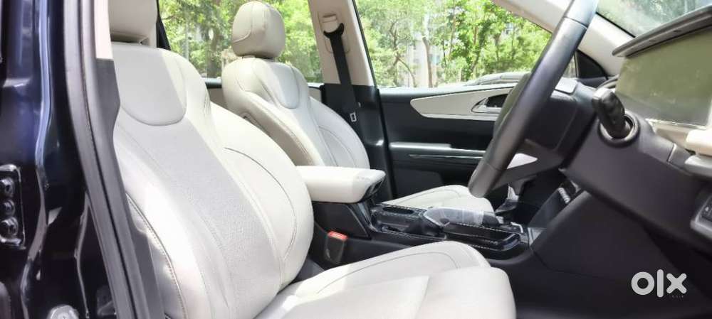 Mahindra Xuv700 2.2 Ax 7 Diesel At Str, 2022, Diesel