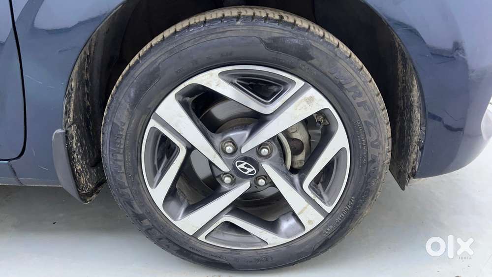 Hyundai Aura 1.2 Sx Cng, 2023, Cng & Hybrids
