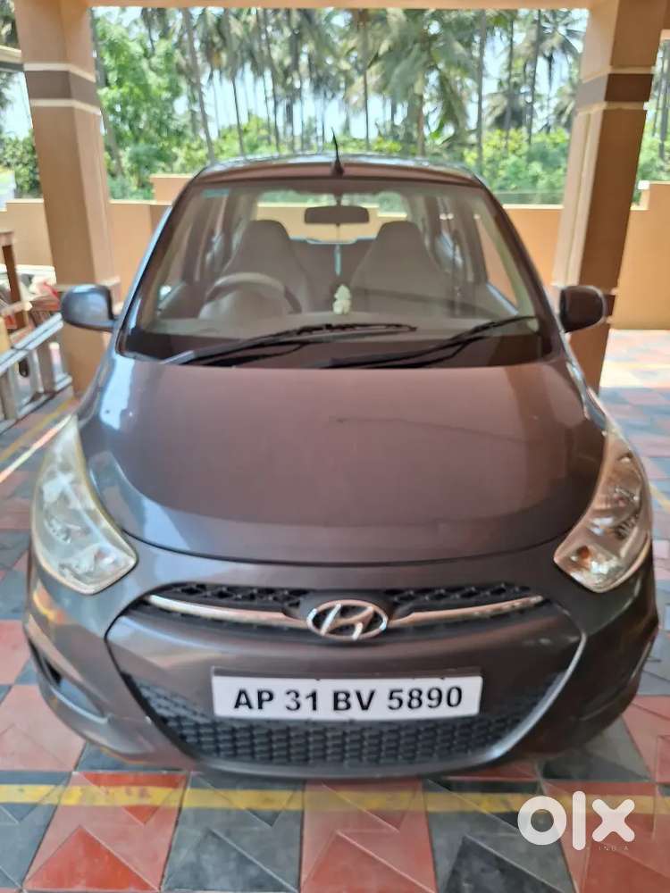 Hyundai I10 Magna 1.1 Petrol & Lpg Is A 5-seater Car