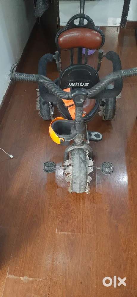 Tricycle for kids walking