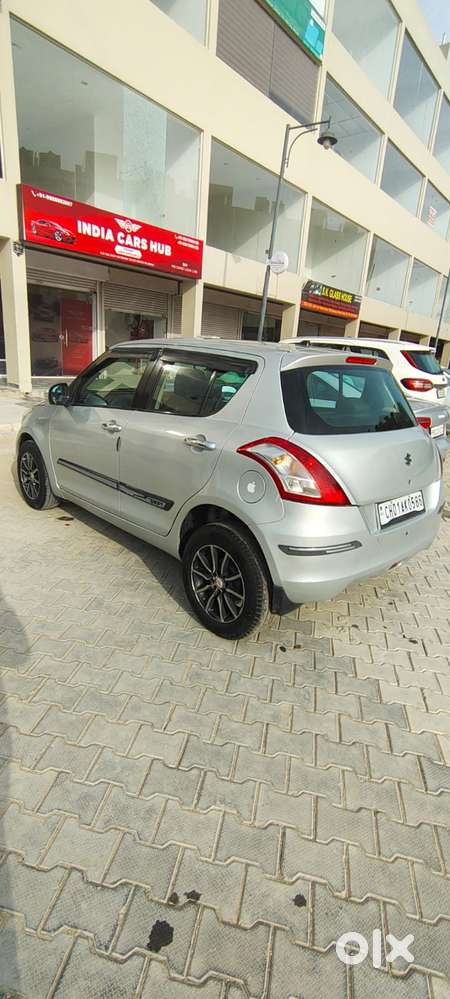 Maruti Suzuki Swift Vxi 1.2 Abs Bs-iv, 2011