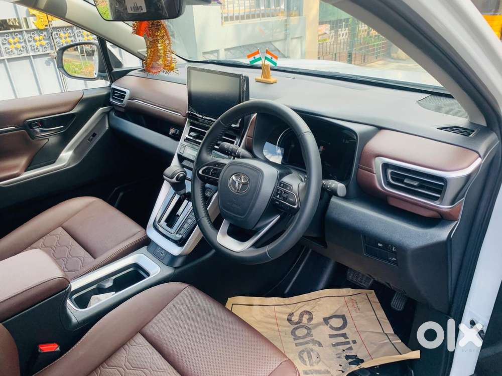 Toyota Innova Hycross 2.0 Zx (o) Hybrid 7 Str, 2025, Electric