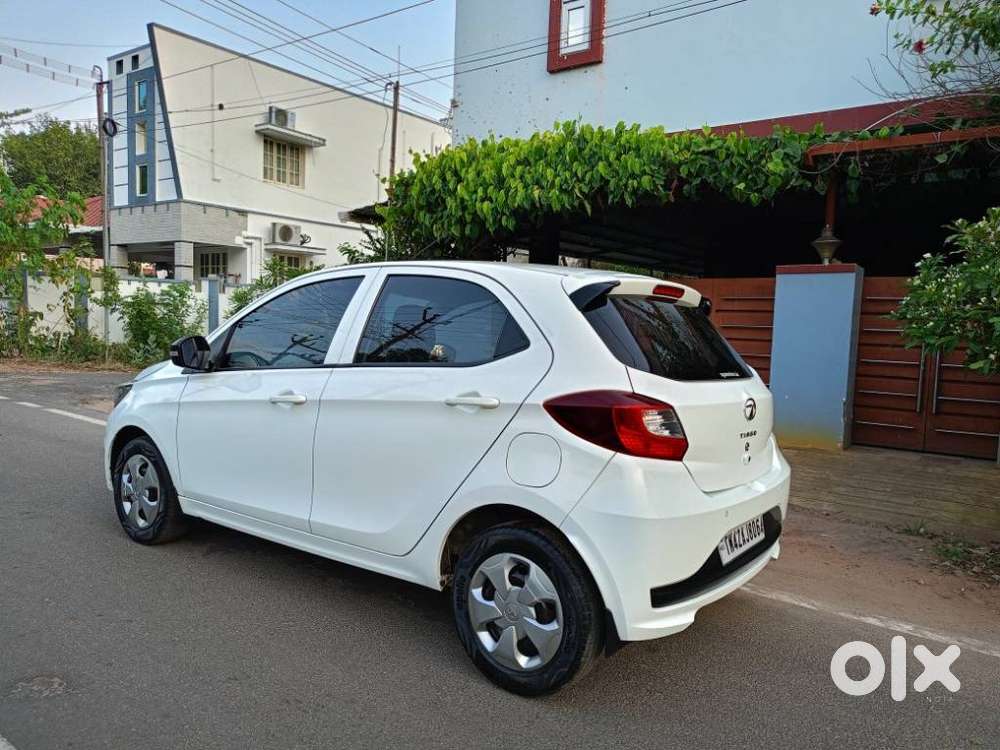 Tata Tiago 1.2 Revotron Xt (o), 2022, Petrol