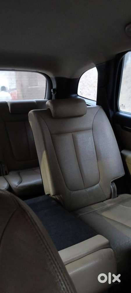 Hyundai Santa Fe 2011 Diesel 98000 Km Driven